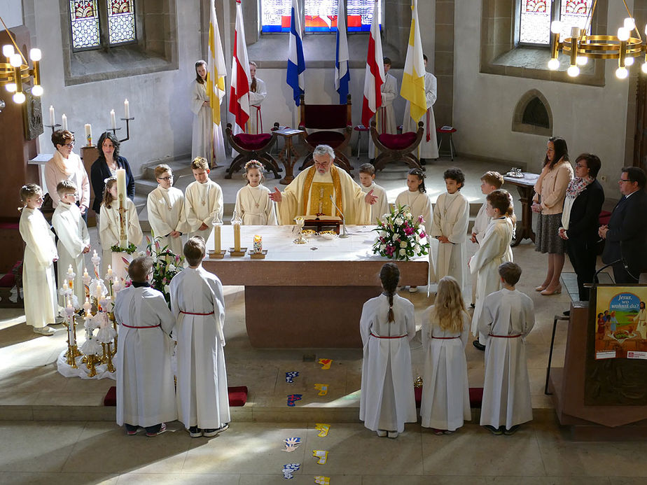 Feier der 1. Heiligen Kommunion in Sankt Crescentius (Foto: Karl-Franz Thiede)